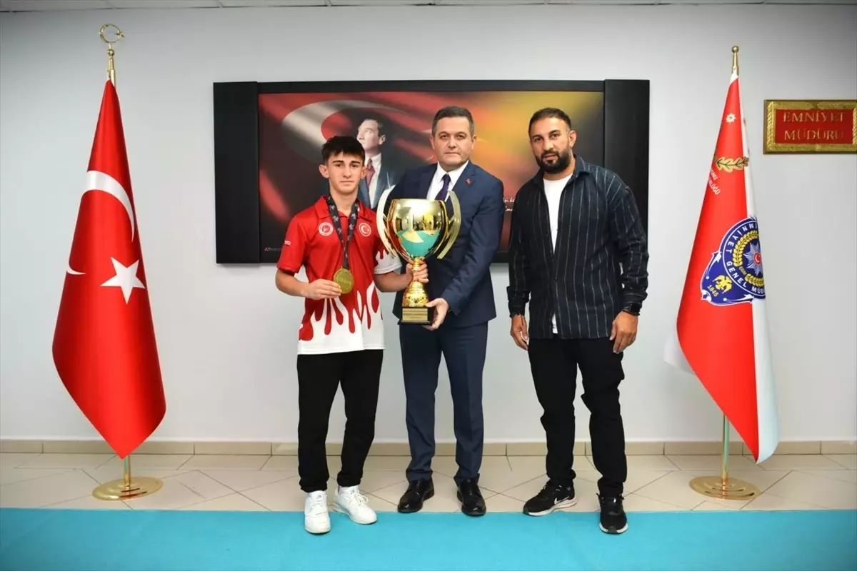 Kick Boks Şampiyonu Göksu’dan Ziyaret