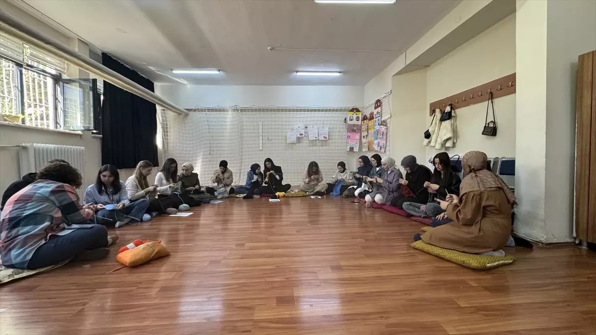 Öğrencilerden Miniklere Sevgi Dolu Proje