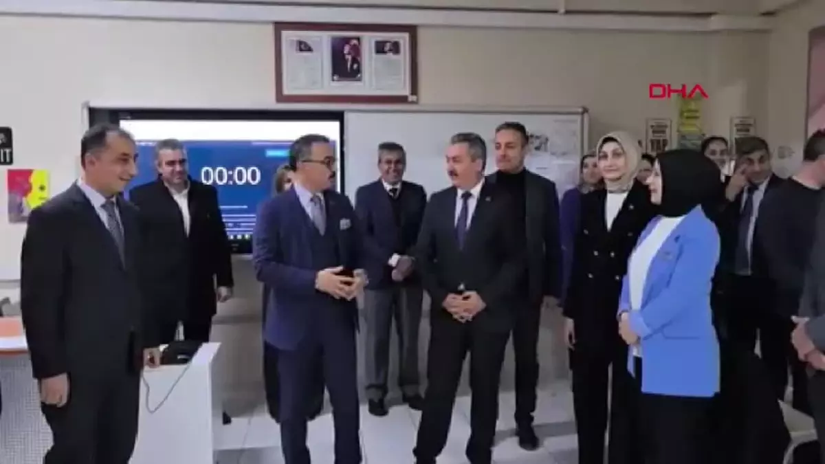 İnegöl’de Hızlı Klavye Yarışması Düzenlendi