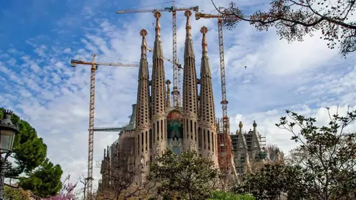 İspanya’nın sembollerinden ‘La Sagrada Familia’nın inşaatı 2026’da tamamlanacak