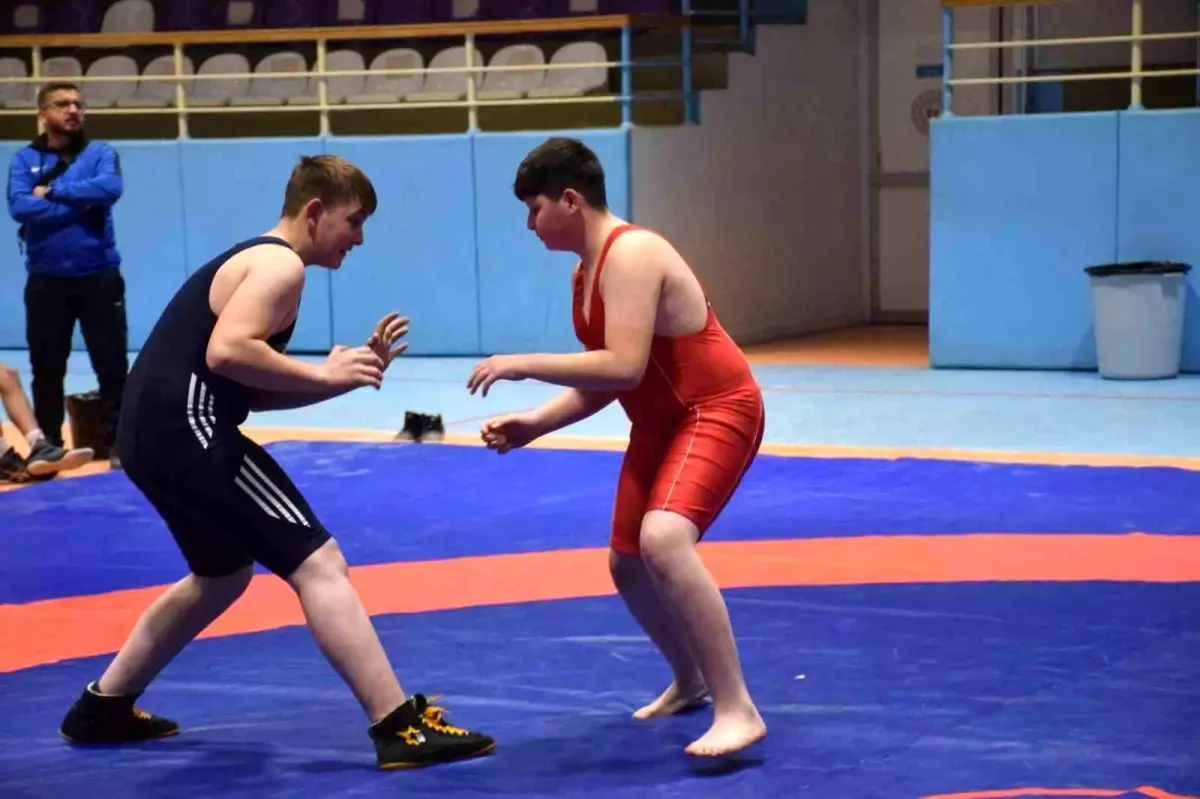 Yıldızlar Güreşte Afyon’da Finale Yaklaşıldı
