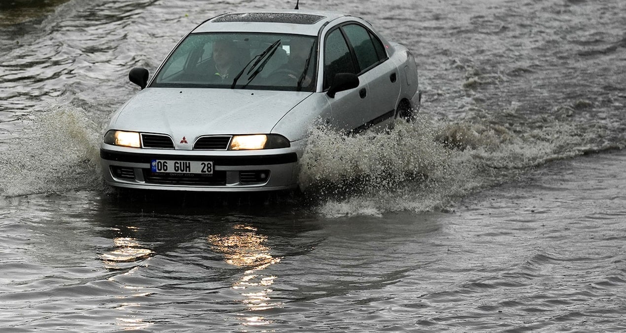 AFAD, Meteoroloji, valilik belediye… Hepsi uyardı, beklenen yağış başladı