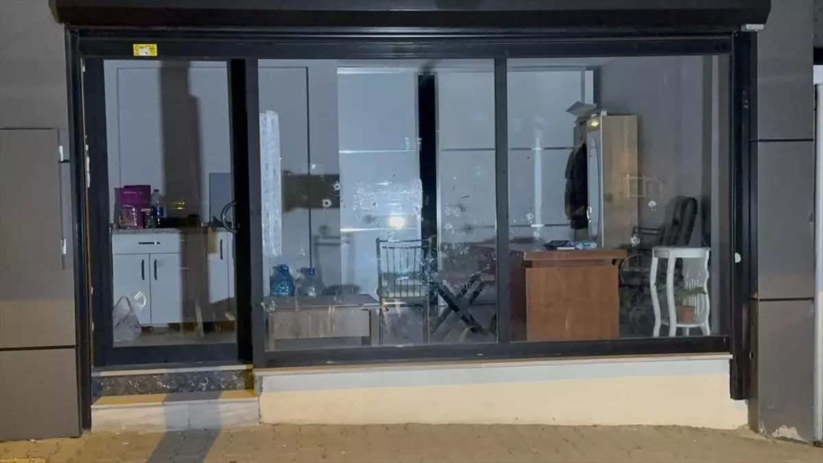 Küçükçekmece’de İş Yerine Silahlı Saldırı
