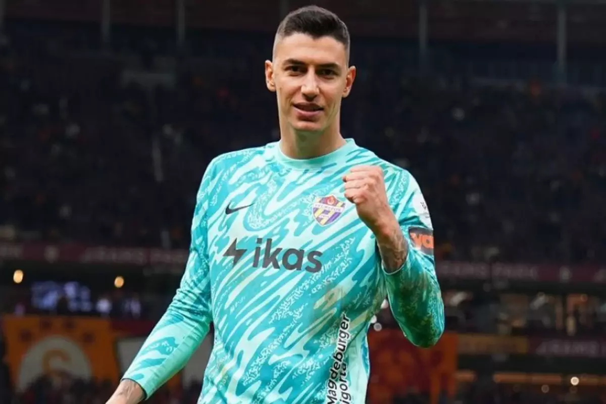 Premier Lig ekibi Berke Özer’e kancayı attı